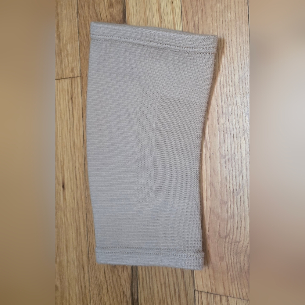 Thermoskin Elastic Knee Support Universal Size Large Unisex Beige Spandex NWOB